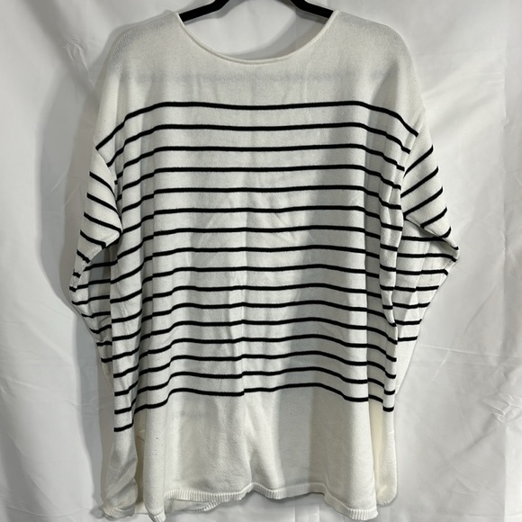 EUC Cabi Turnabout Cardigan #6164 - Picture 7 of 7